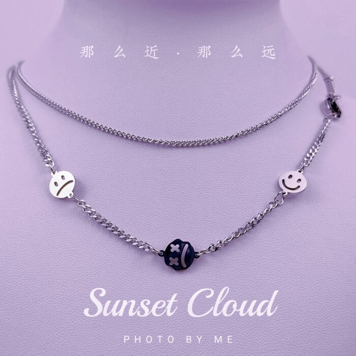 Fashion New Men And Women With The Same Street Hip Hop Titanium Steel Couple Smiley Necklace Hot Sale